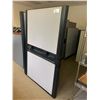 Image 1 : LOT OF MODULAR OFFICE DIVIDERS