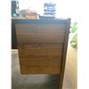 Image 2 : BROWN EXECUTIVE 6' X 3' OFFICE DESK WITH A BLACK LEATHER HIGH BACK OFFICE CHAIR