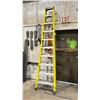 Image 1 : FEATHERLITE 10FT - 300 LBS. CAPACITY FIBERGLASS & ALUMINIUM STEP LADDER