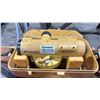 Image 2 : TOPCON AT-G7 AUTOMATIC LEVEL WITH CASE