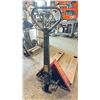 Image 2 : RED PALLET JACK