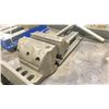 Image 2 : MACHINIST VICE WITH CRANK