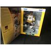 Image 2 : NEW IN BOX VINTAGE BOBBY ORR PREMIER STARTING LINE UP ACTION FIGURE