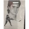 Image 2 : LTD. EDITION CUSTOM FRAMED 50/50 CLUB SIGNED GRETZKY, LEMIEUX, HULL ARTIST SIGNED PRINT 16/1000
