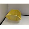 Image 1 : BAC EMPILABLE 9.5"x6.5"x5.25 JAUNE