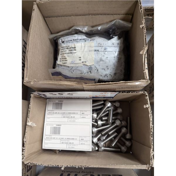 LOT: 200+ BOULONS ASST