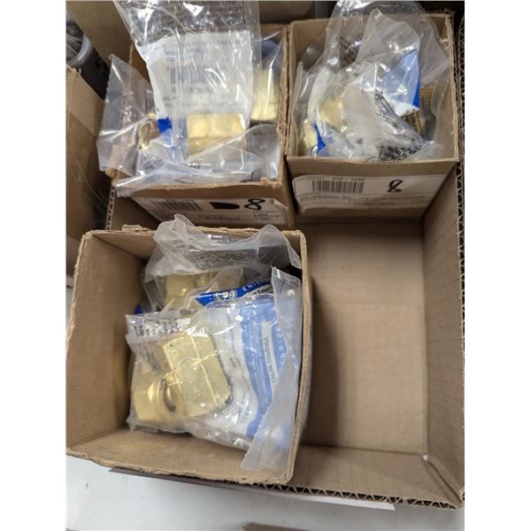 LOT: 23 QUINCALLERIE BRASS