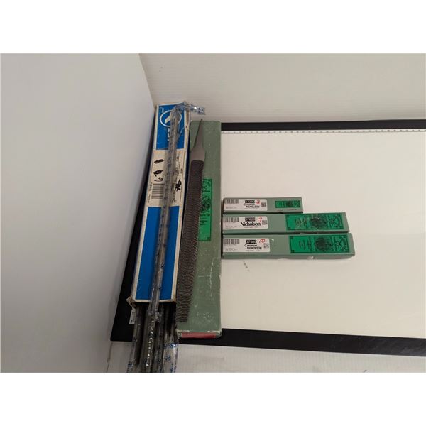 LOT: 34 RASP ASST