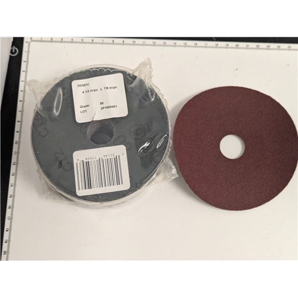 LOT: 37 DISQUES DE FIBRES 4.5"x7/8" GR80 3M 381C