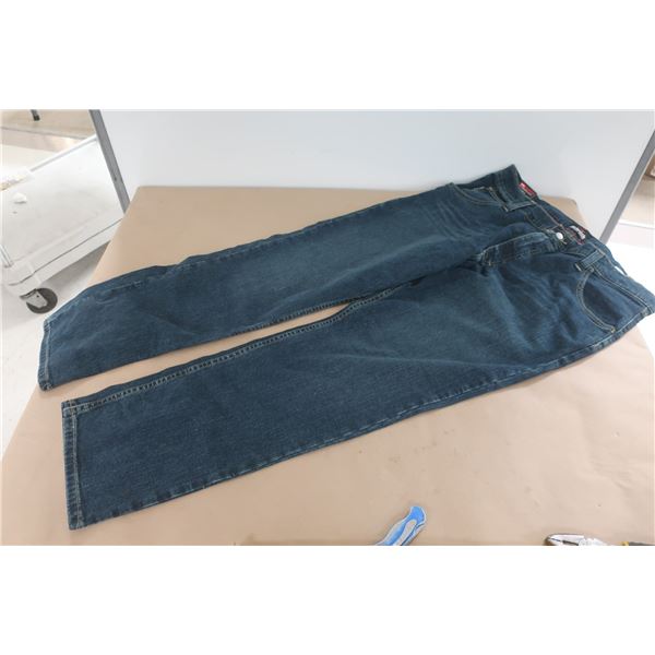 LOT: 3 JEANS BULWARK ASST (TAILLES:42x36,42x36,38x30)