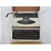 Image 2 : Smith-Corana Typewriter with Case
