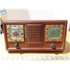 Image 2 : old wooden radio clock (automatic)-13"X8"x5"