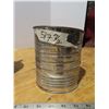 Image 2 : 2 different tin flour sifters