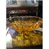 Image 3 : 12" x 8.5" Marigold Grapes and Vines Carnival Glass Fruit Bowl