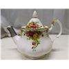 Image 4 : 1962 "Old Country Roses" Royal Albert Teapot, Cream & Sugar