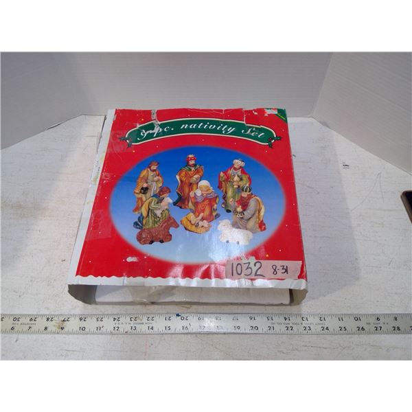 Vintage 9 pcs Nativity set
