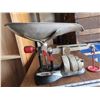 Image 1 : Vintage R.E products LTD 24 LB counterweight scale