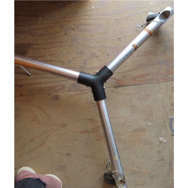 Video tripod dolly quick set with wheel locks