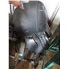 Image 3 : 18" wide adjustable saddle