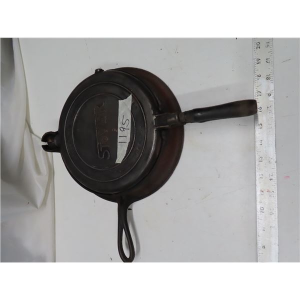 Stover waffle maker with low base
