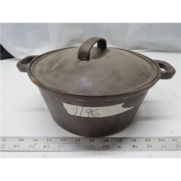 Taiwan cast iron 4.5qt dutch oven w/lid