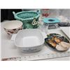 Image 2 : Bundle of household items - Bowls, containers, basket, etc.
