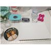 Image 5 : Bundle of household items - Bowls, containers, basket, etc.