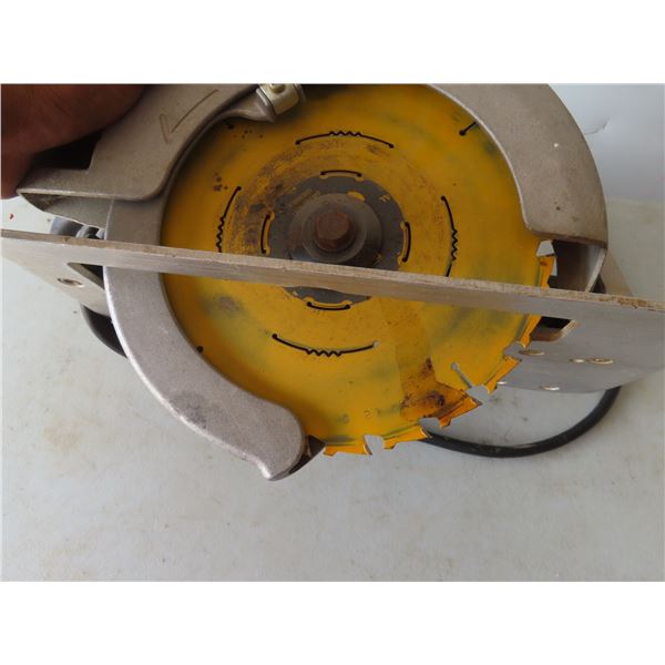 BnD circular saw
