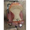 Image 3 : beautiful pony saddle and stand great condition