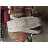 Image 7 : beautiful pony saddle and stand great condition