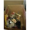 Image 2 : box of assorted items