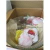Image 2 : box of household decorations