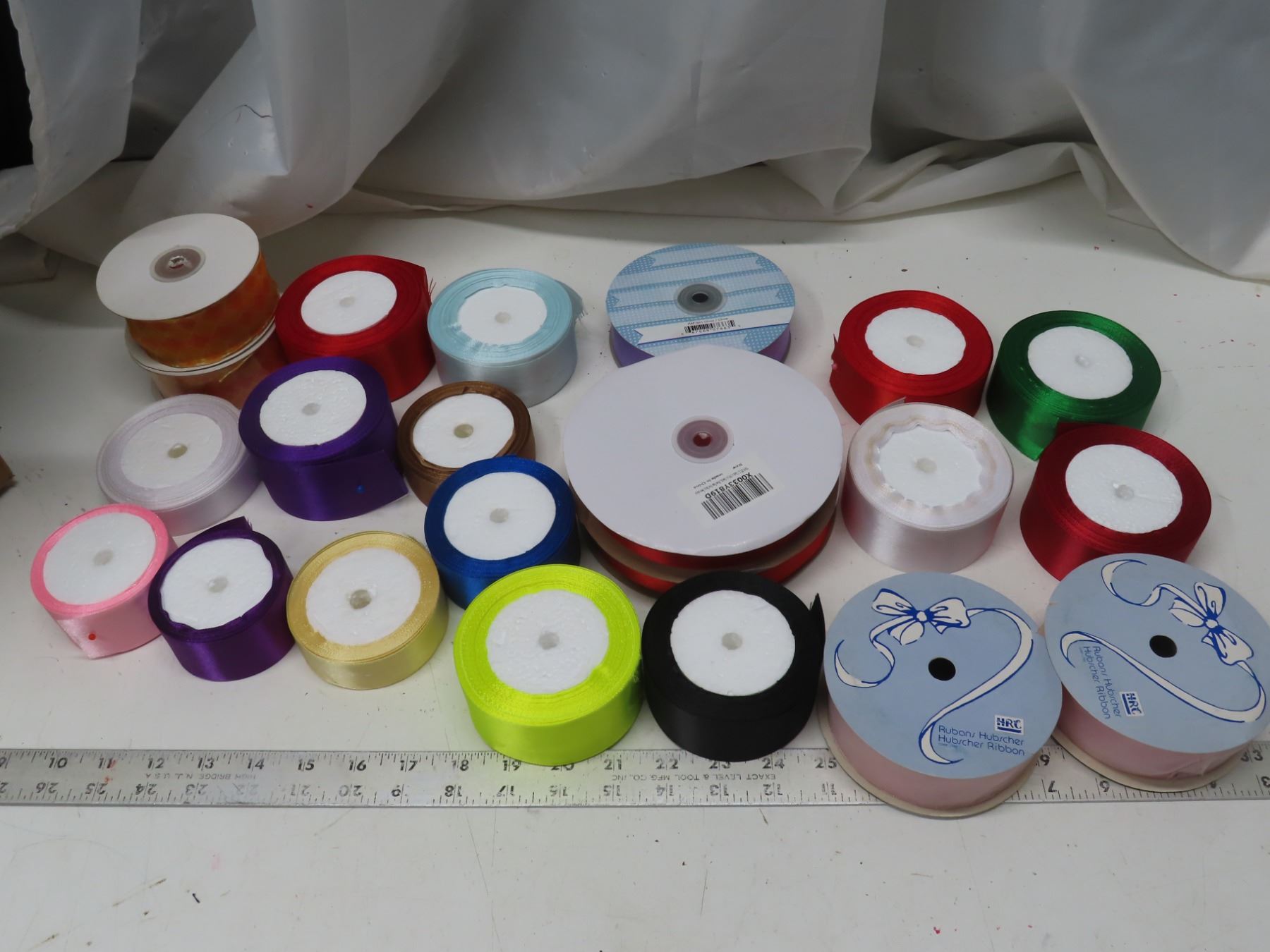 box of assorted ribbon - Schmalz Auctions