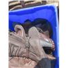Image 3 : tote of womens shoes