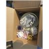 Image 1 : box of assorted household items