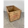 Image 1 : VINTAGE WOODEN CIL SHOTGUN SHELL CRATE