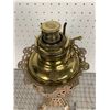 Image 2 : ANTIQUE NEW JUNO CAST AND BRASS OIL LAMP