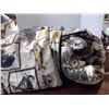 Image 2 : Cabella's wildlife print comforter & 2 shams (like new)