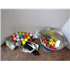 Image 2 : Pail full of golf balls, Tee's and Gloves