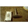 Image 3 : Shavingcup & mustache cup complete with razor and blades