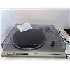 Image 1 : Technics direct drive SL-D202 turntable