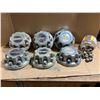Image 1 : 4 GMC and 2 Chev 2500 hub caps, with nuts