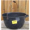 Image 1 : 15"x7" navy enamelware camp soup pot with wire handle and wooden grip