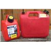 Image 1 : 2 jerry cans - 2 gallon and 1 gallon