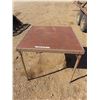 Image 1 : folding table
