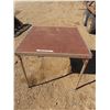 Image 2 : folding table