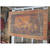 Image 4 : wooden box with assorted items