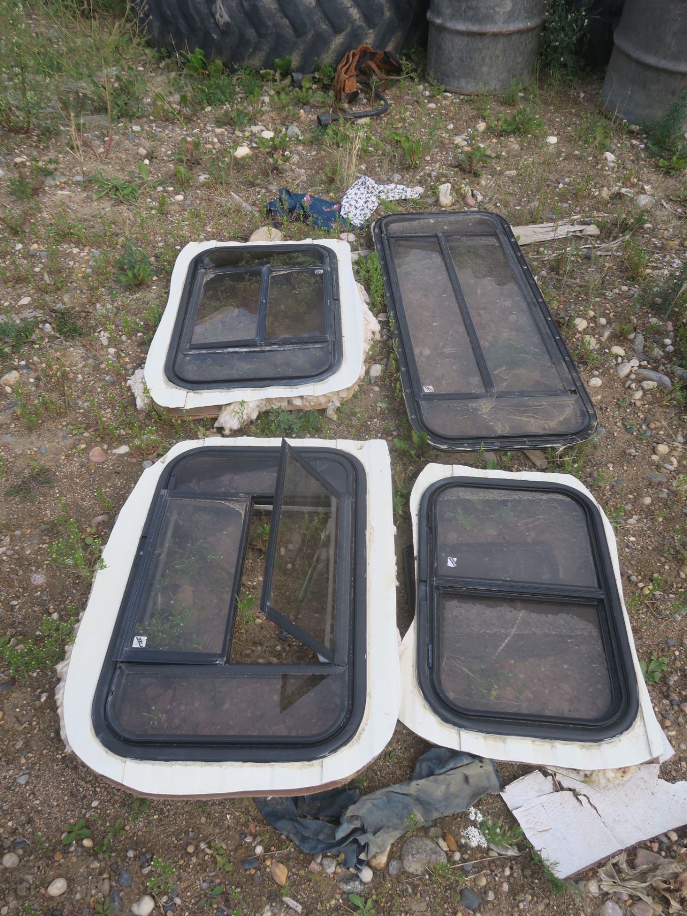 Old Rv Windows 4 rv windows - Schmalz Auctions