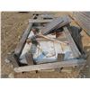 Image 2 : pallet of assorted aluminum siding