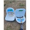 Image 2 : 2 Seats formed plastic